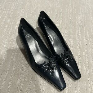 vintage Stuart Weitzman leather lace front pumps NWOT never worn size 8.5 navy